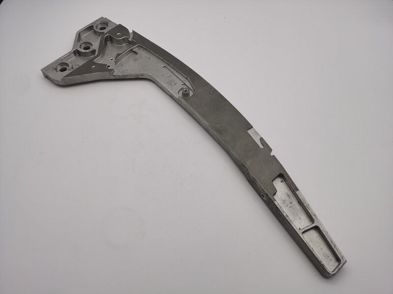 CNC bearbetar lyftarm